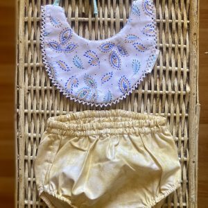 CUBRE PAÑAL + BABERO PASTEL TALLA 9 MESES