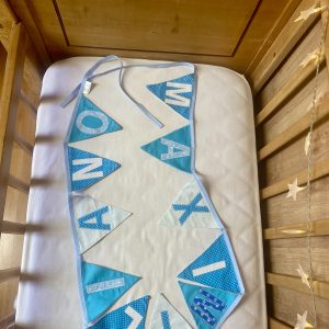 CUELGA DE NOMBRE MAXIMILIANO