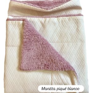 MANTITA BLANCA FORRO ROSA PELUDITO
